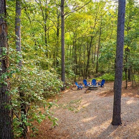 Stunning Luxury Cabin W Hot Tub And Fire Pit Holy Shiplap Is Perfect Romantic Couples Getaway ブロークン・ボウ エクステリア 写真