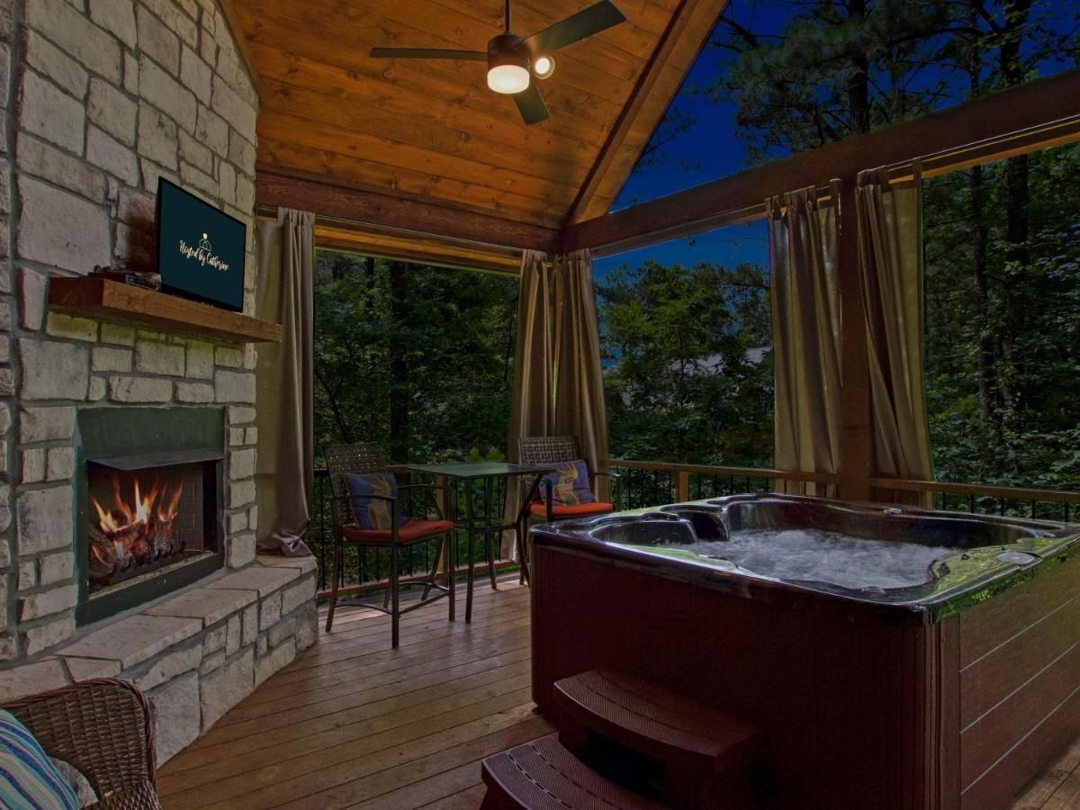 Stunning Luxury Cabin W Hot Tub And Fire Pit Holy Shiplap Is Perfect Romantic Couples Getaway ブロークン・ボウ エクステリア 写真