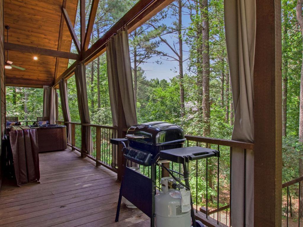 Stunning Luxury Cabin W Hot Tub And Fire Pit Holy Shiplap Is Perfect Romantic Couples Getaway ブロークン・ボウ エクステリア 写真