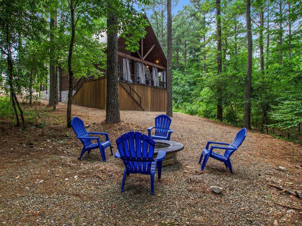 Stunning Luxury Cabin W Hot Tub And Fire Pit Holy Shiplap Is Perfect Romantic Couples Getaway ブロークン・ボウ エクステリア 写真