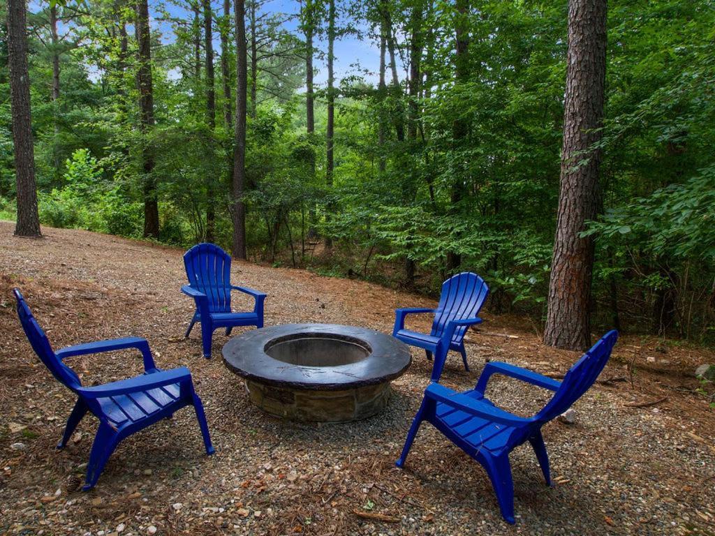 Stunning Luxury Cabin W Hot Tub And Fire Pit Holy Shiplap Is Perfect Romantic Couples Getaway ブロークン・ボウ エクステリア 写真
